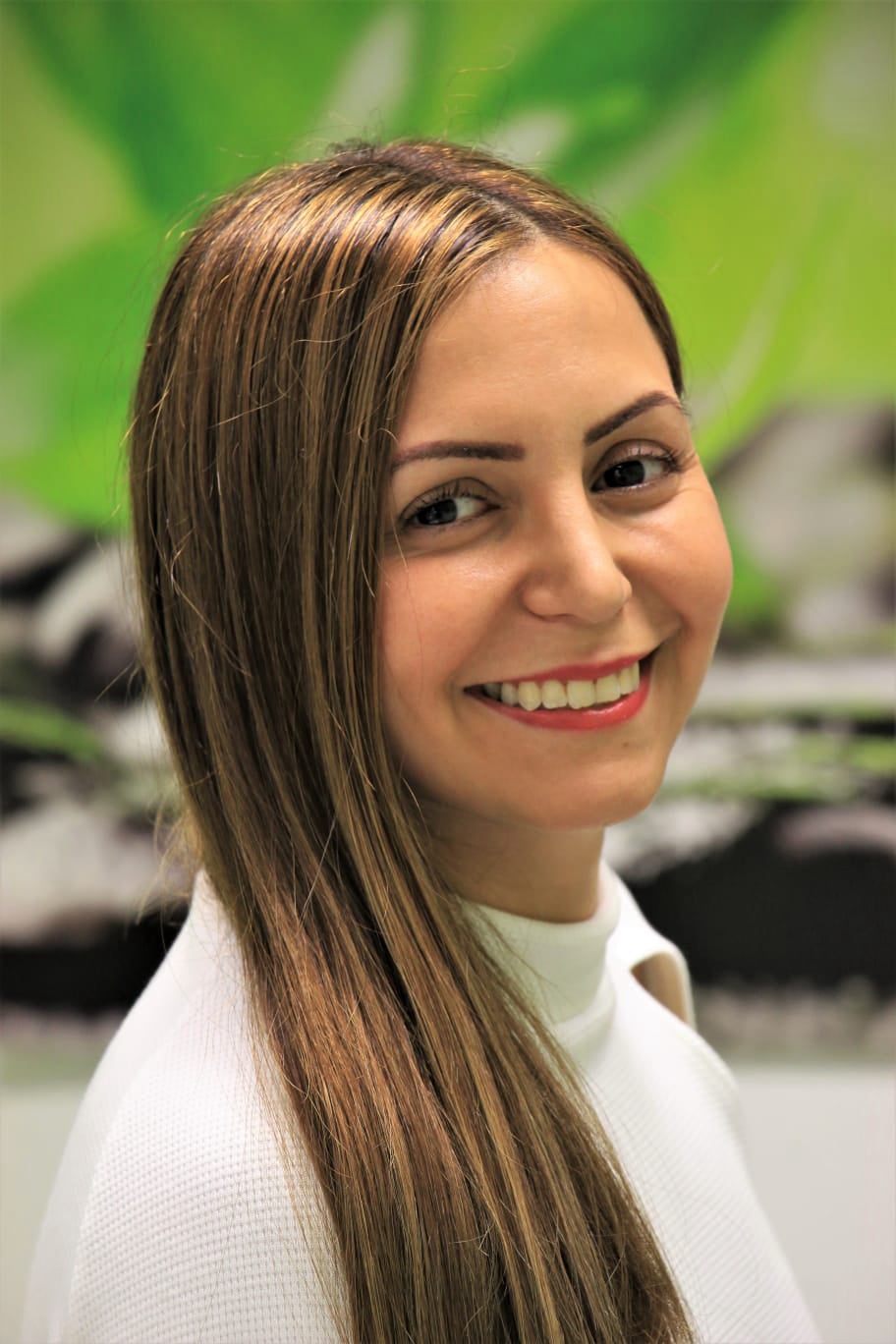 Striking-Beautiful - Özlem Binbir